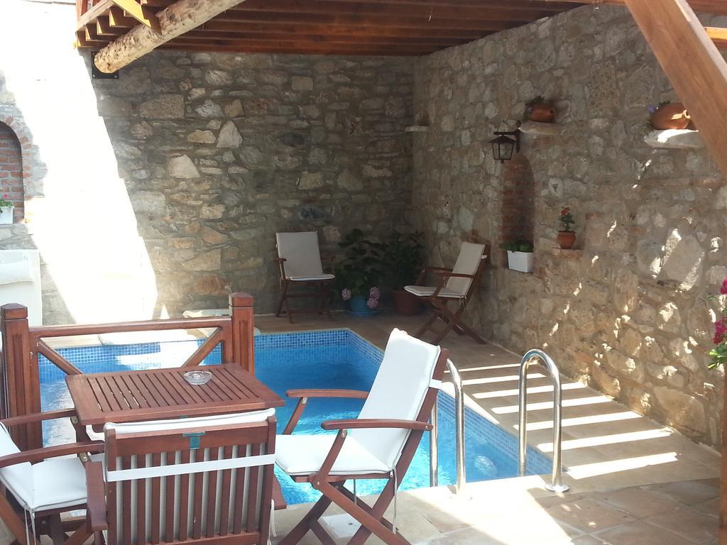 Amazon Petite Selcuk