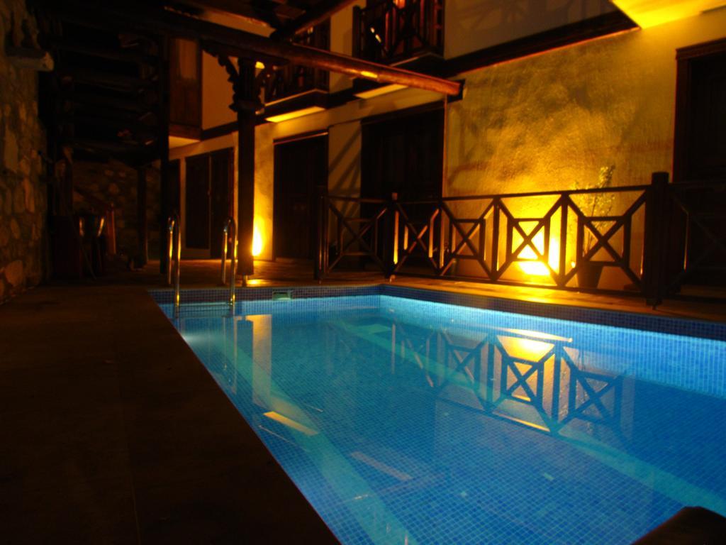 Amazon Petite Palace 3*